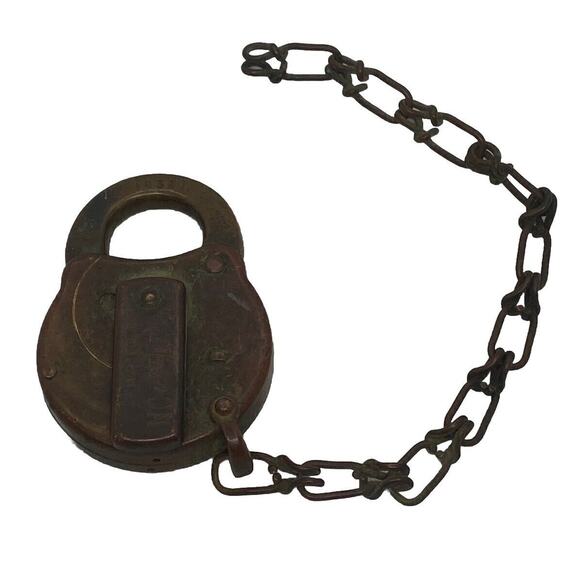 Antique Yale and Town MFG CO Pad Lock Cast Iron Heart Shape 9” Chain No Key - Picture 15 of 15